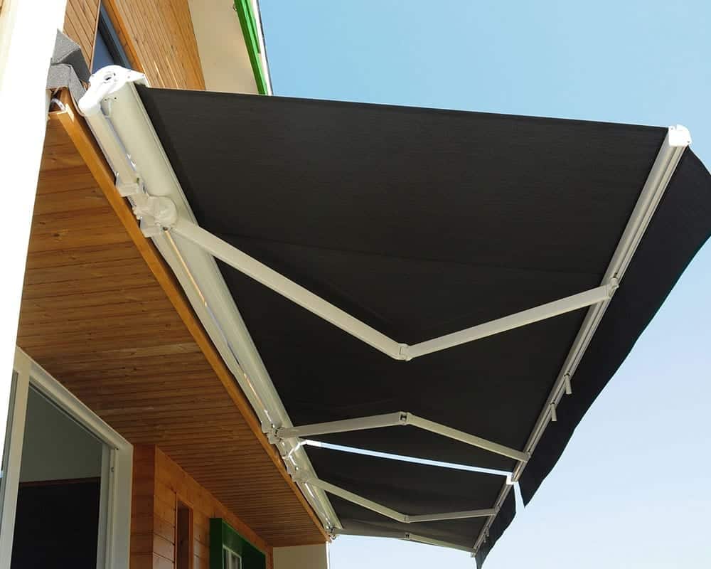 retractable-awnings-outdoor
